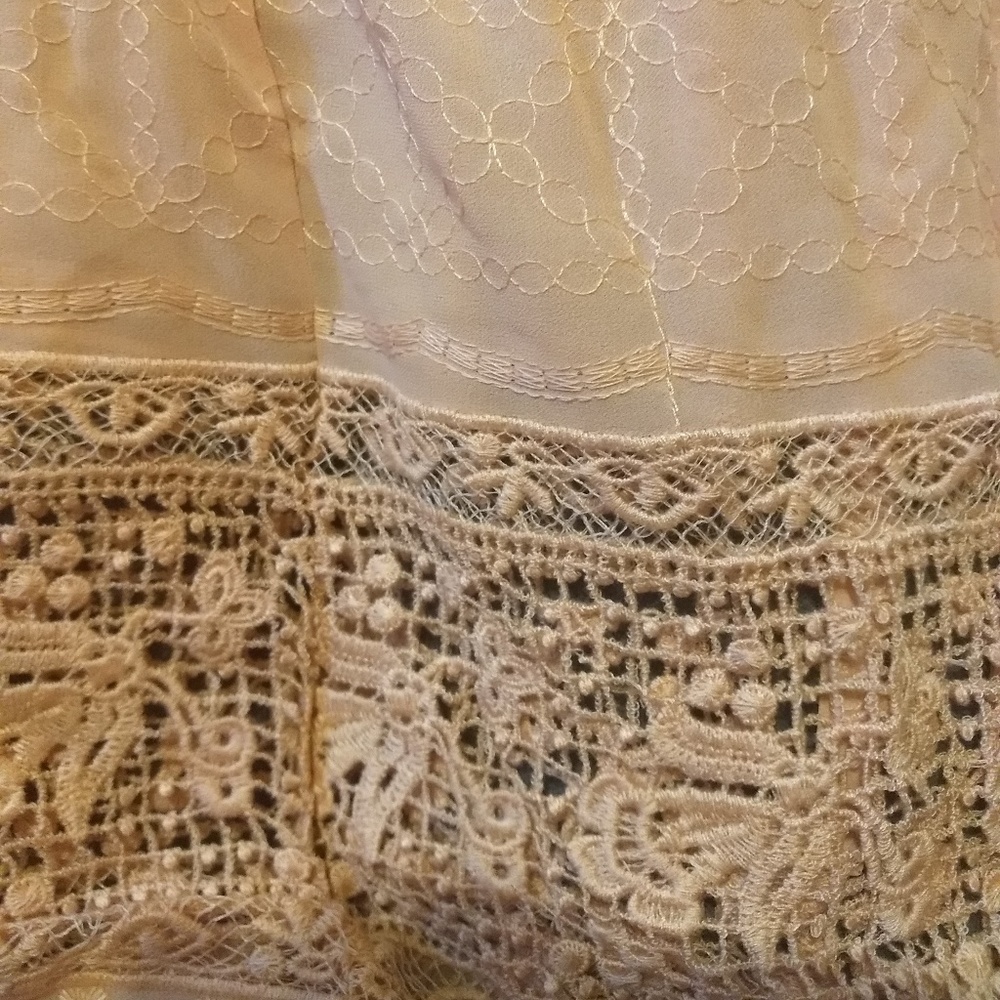 BCBGMAXAZRIA chiffon lace top shirt sz med NWT *J - Picture 3 of 8